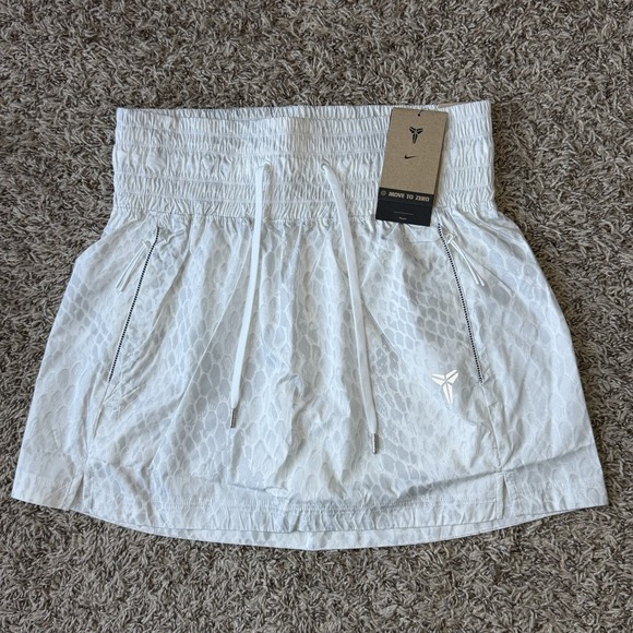 Nike Dresses & Skirts - Nike Kobe Woven Snake Print Skirt Women's Size Medium White Silver IB2720-100